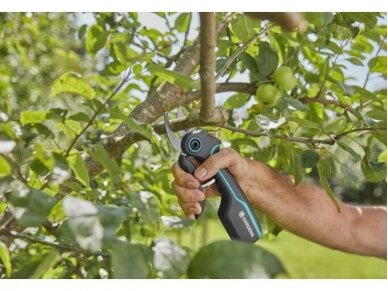 GARDENA akumuliatorinis sekatorius "AssistCut" 5 GARDENA akumuliatorinis sekatorius "AssistCut" 5