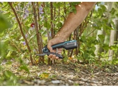 GARDENA akumuliatorinis sekatorius "AssistCut" 4 GARDENA akumuliatorinis sekatorius "AssistCut" 4