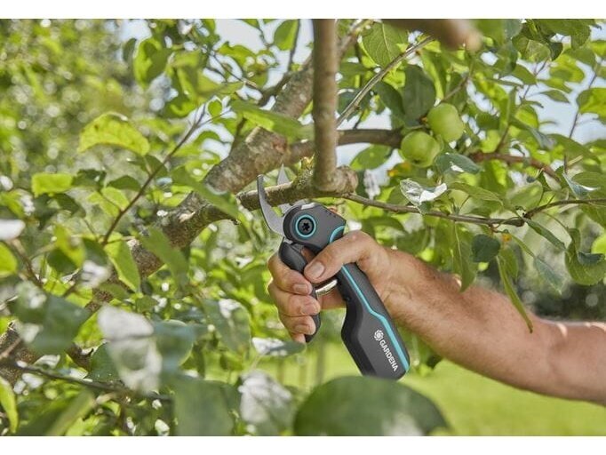 GARDENA akumuliatorinis sekatorius "AssistCut" 5 GARDENA akumuliatorinis sekatorius "AssistCut" 5