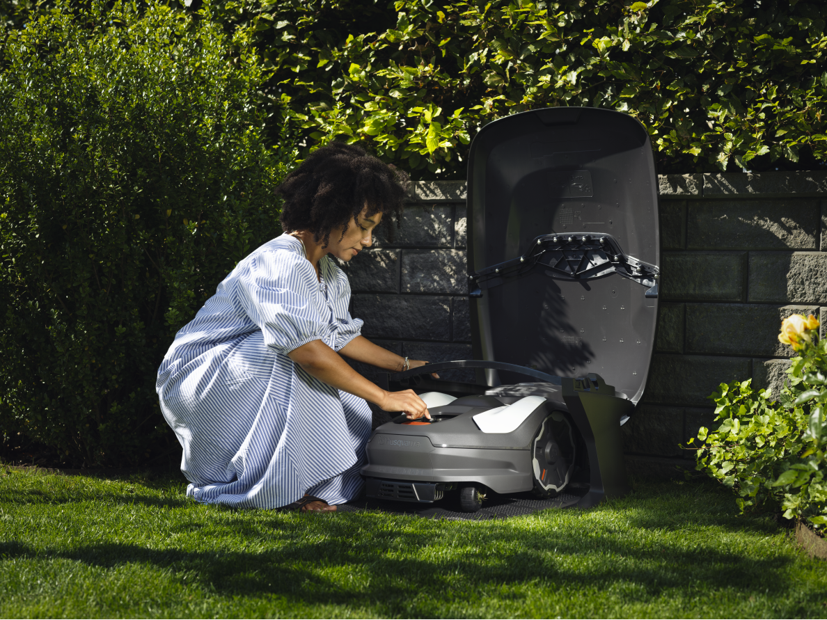 HUSQVARNA AUTOMOWER® 405VE NERA 5 HUSQVARNA AUTOMOWER® 405VE NERA 5