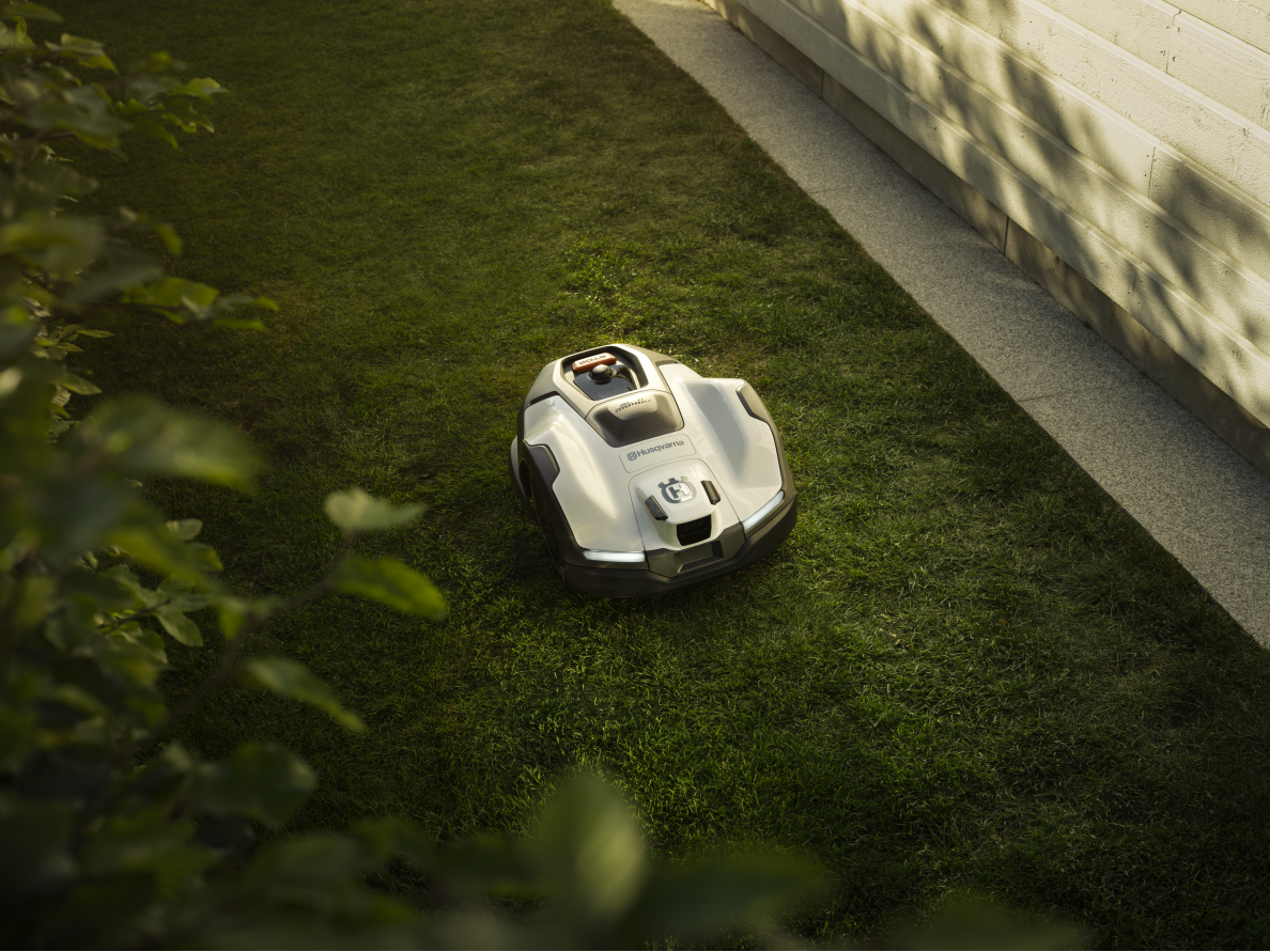 HUSQVARNA AUTOMOWER® 405VE NERA 6 HUSQVARNA AUTOMOWER® 405VE NERA 6