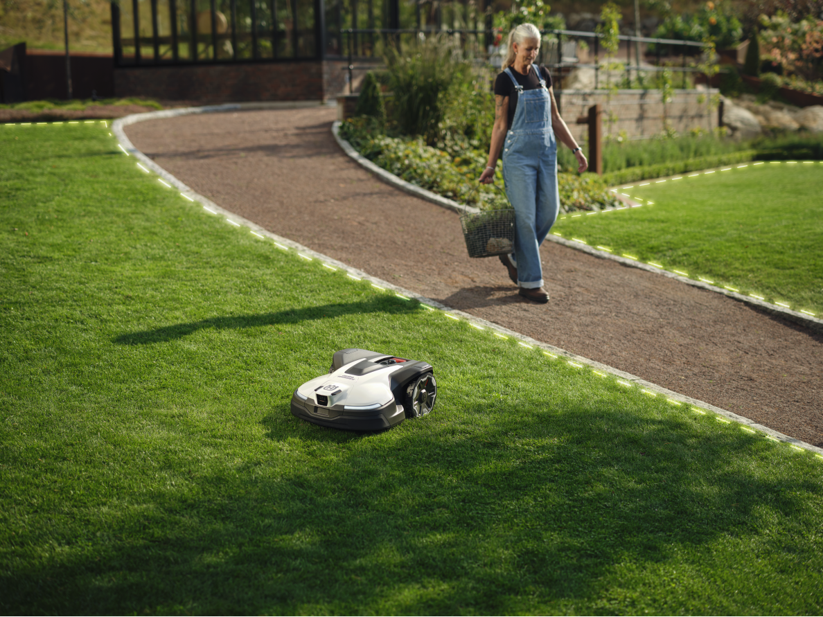 HUSQVARNA AUTOMOWER® 430V NERA 4 HUSQVARNA AUTOMOWER® 430V NERA 4