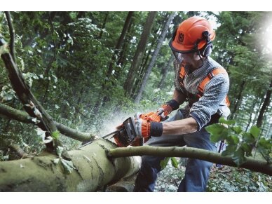 Grandininis pjūklas Husqvarna 555 3 Grandininis pjūklas Husqvarna 555 3