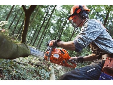 Grandininis pjūklas Husqvarna 555 1 Grandininis pjūklas Husqvarna 555 1