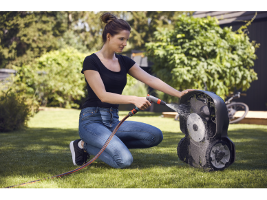 HUSQVARNA AUTOMOWER® 305 2 HUSQVARNA AUTOMOWER® 305 2